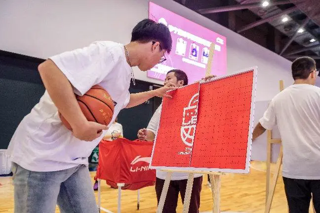 如何通过练习提升篮球罚球的速度和准确性?_1